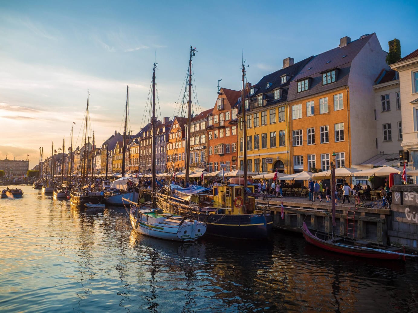 Planning a travel route for a holiday